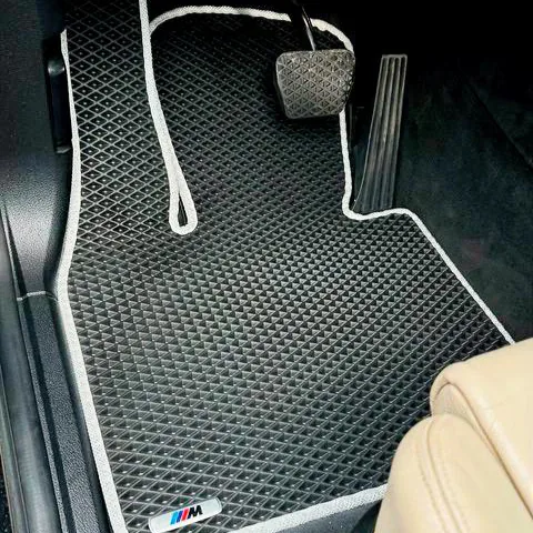 Covoraș auto EVA pentru BMW M negru cu cant gri