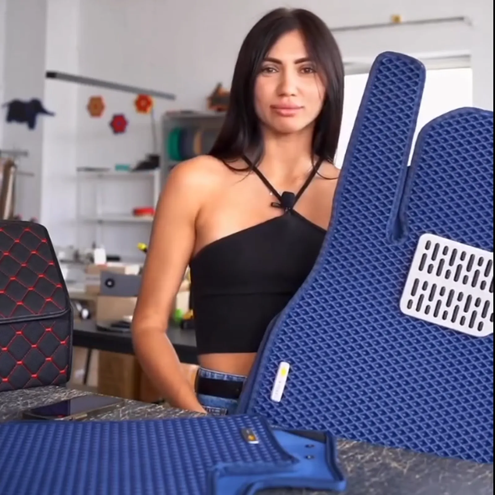 Meșter Alfa Cars cu covorașe EVA albastre